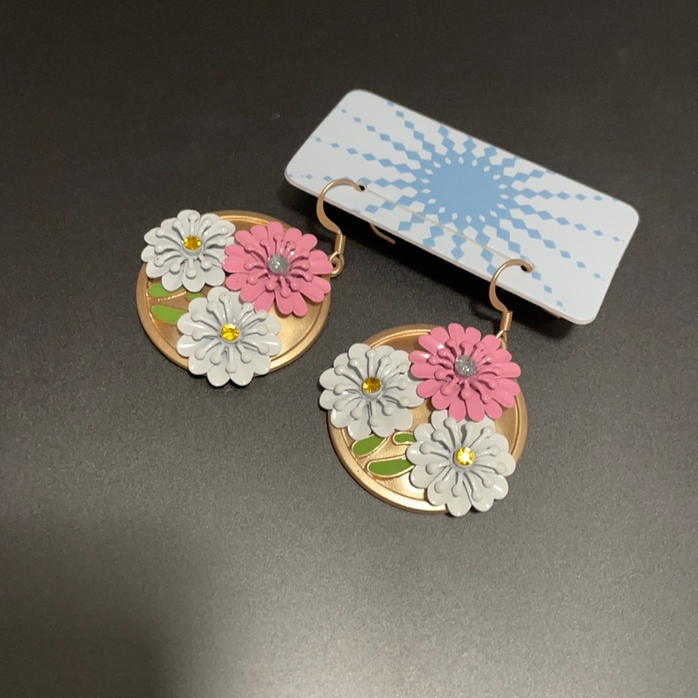 Floral drop earrings